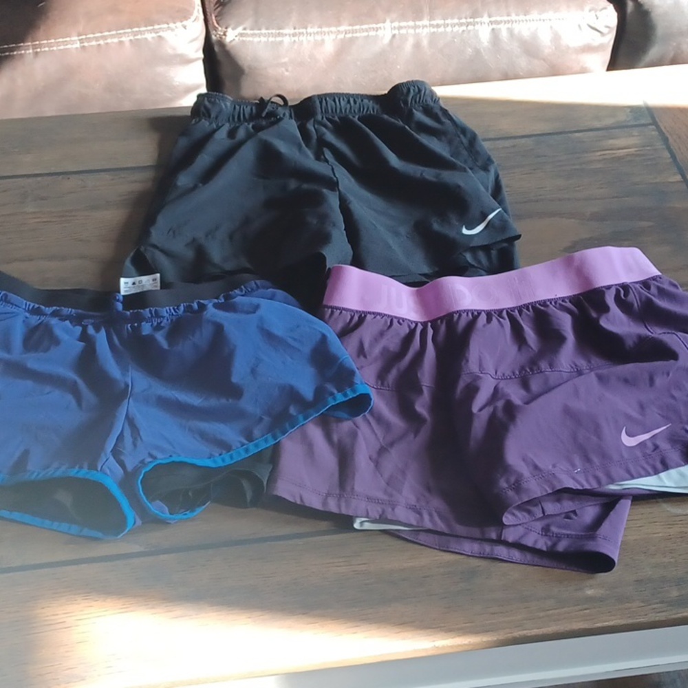 3xnike size small shorts
